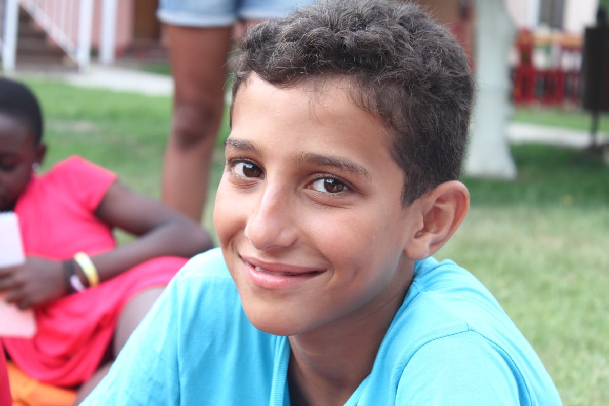 الأطفال المصريون يستمتعون بالمشاركة في معسكر متعدد الجنسيات على ضفاف البحر الأسود